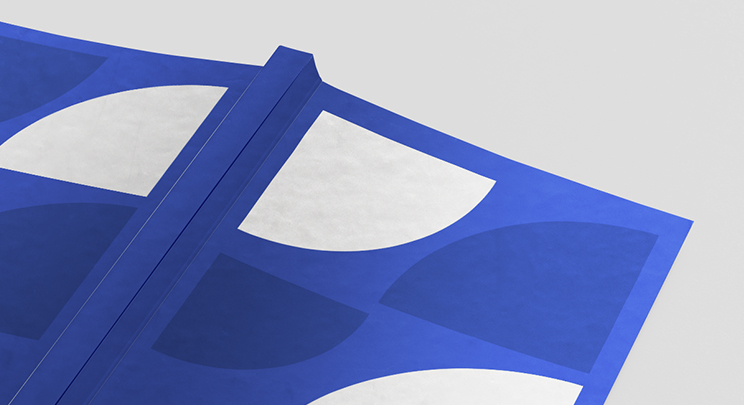 Water based or UV varnish